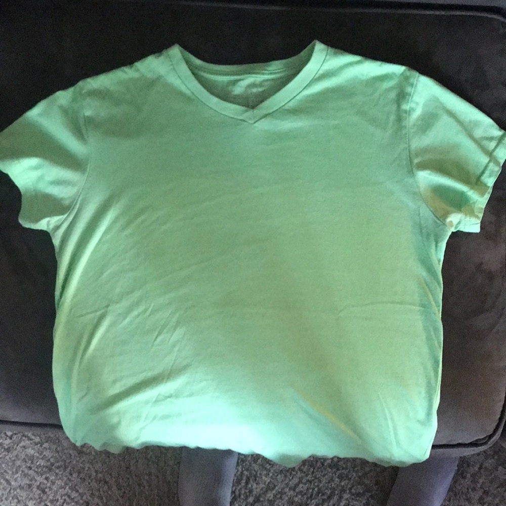 Men’s x-small green v-neck